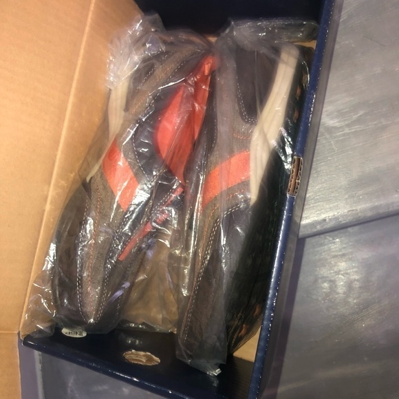 Lands end Woman’s NIB Zip Trekkers Shoes spice brown Size 8M new - Picture 3 of 9